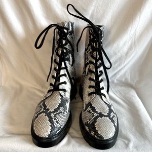 Stuart Weitzman snakeskin Python embossed leather combat boots size 7